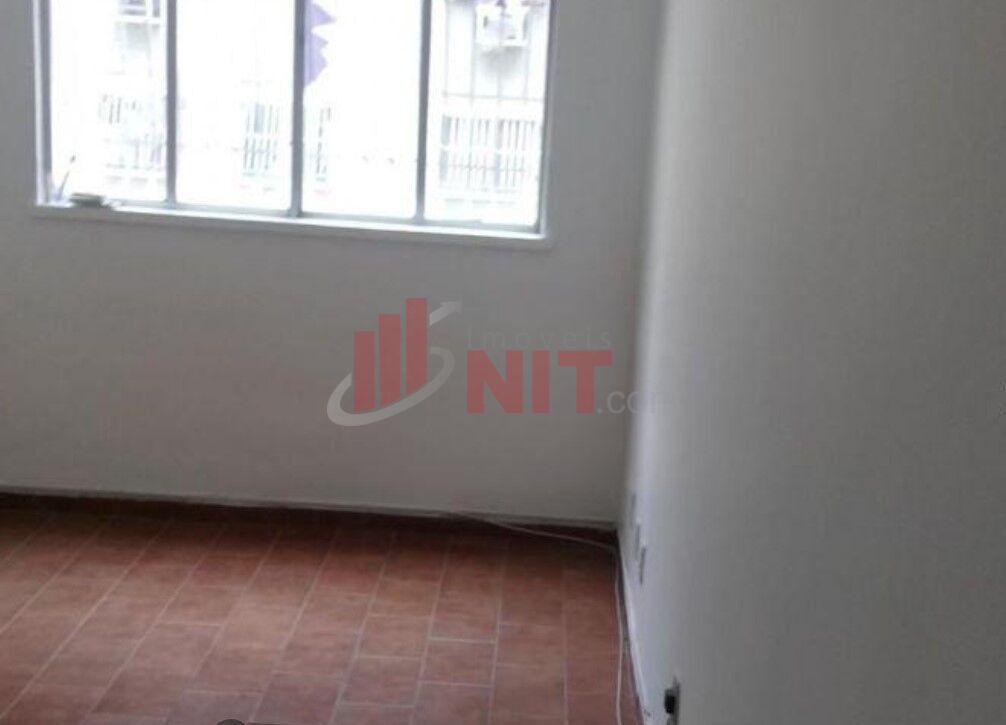 Apartamento à venda com 2 quartos, 75m² - Foto 13