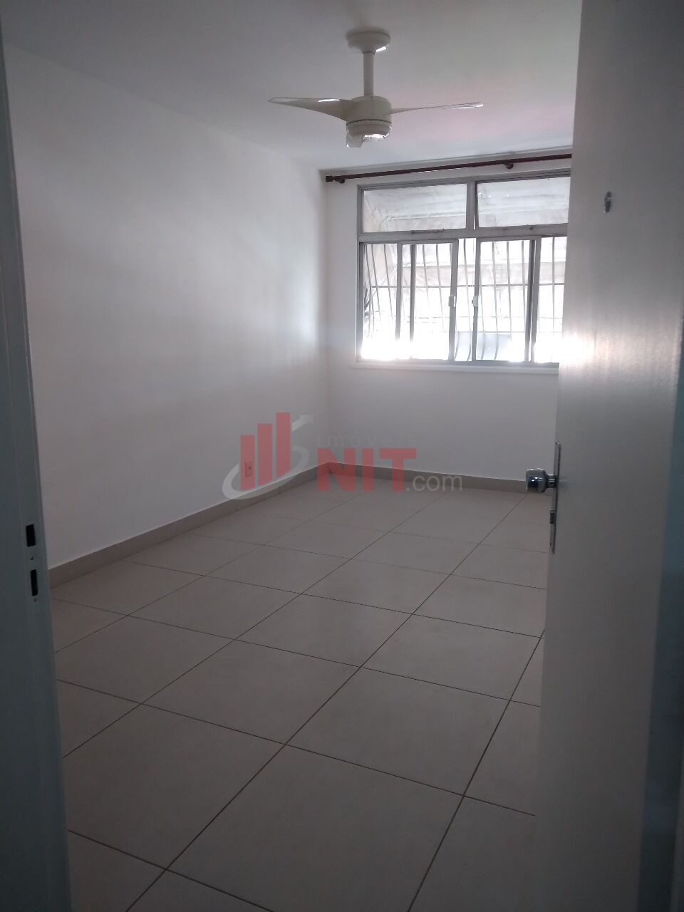 Apartamento à venda com 2 quartos, 75m² - Foto 6