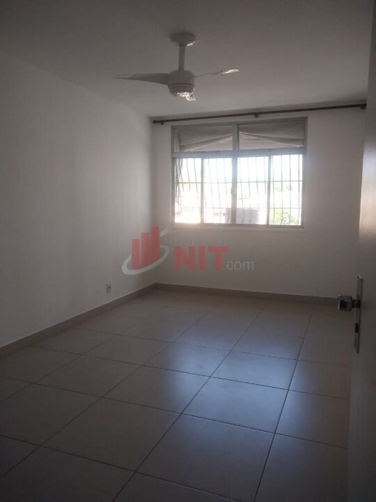 Apartamento à venda com 2 quartos, 75m² - Foto 1