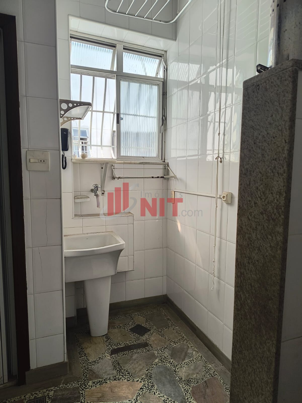 Apartamento à venda com 2 quartos, 75m² - Foto 33