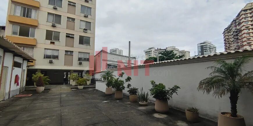 Apartamento à venda com 2 quartos, 100m² - Foto 18