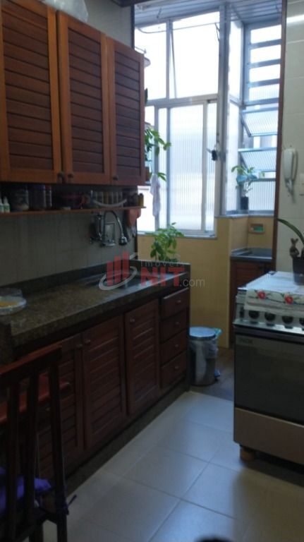 Apartamento à venda com 2 quartos, 65m² - Foto 19