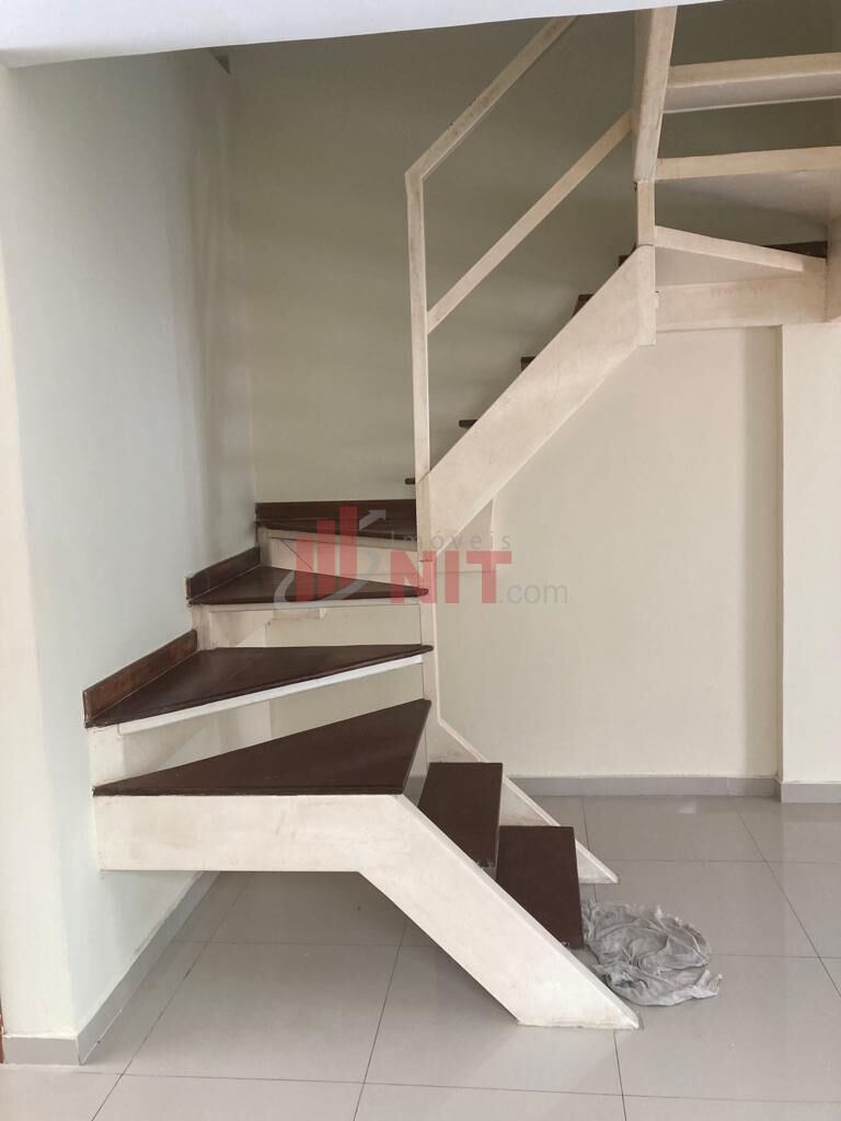 Casa à venda com 4 quartos, 230m² - Foto 9