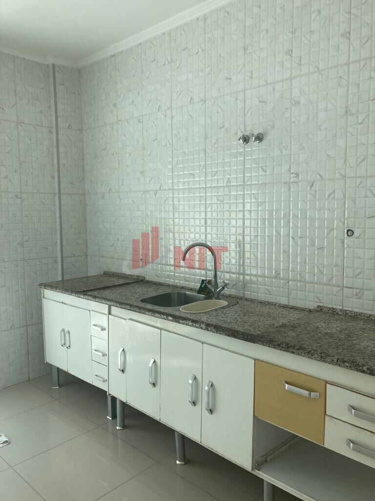 Casa à venda com 4 quartos, 230m² - Foto 18