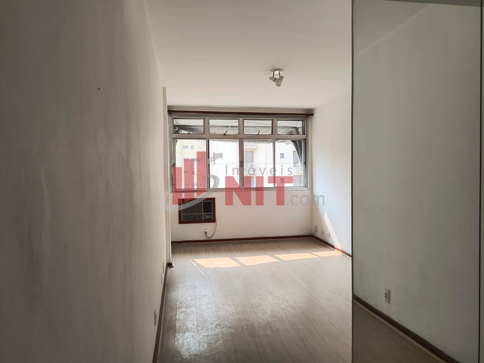 Apartamento à venda com 2 quartos, 93m² - Foto 1