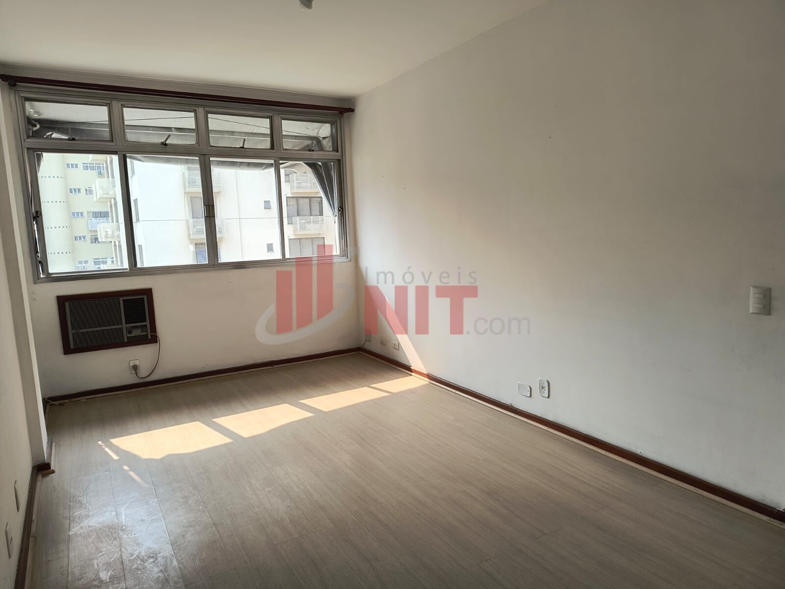 Apartamento à venda com 2 quartos, 93m² - Foto 2