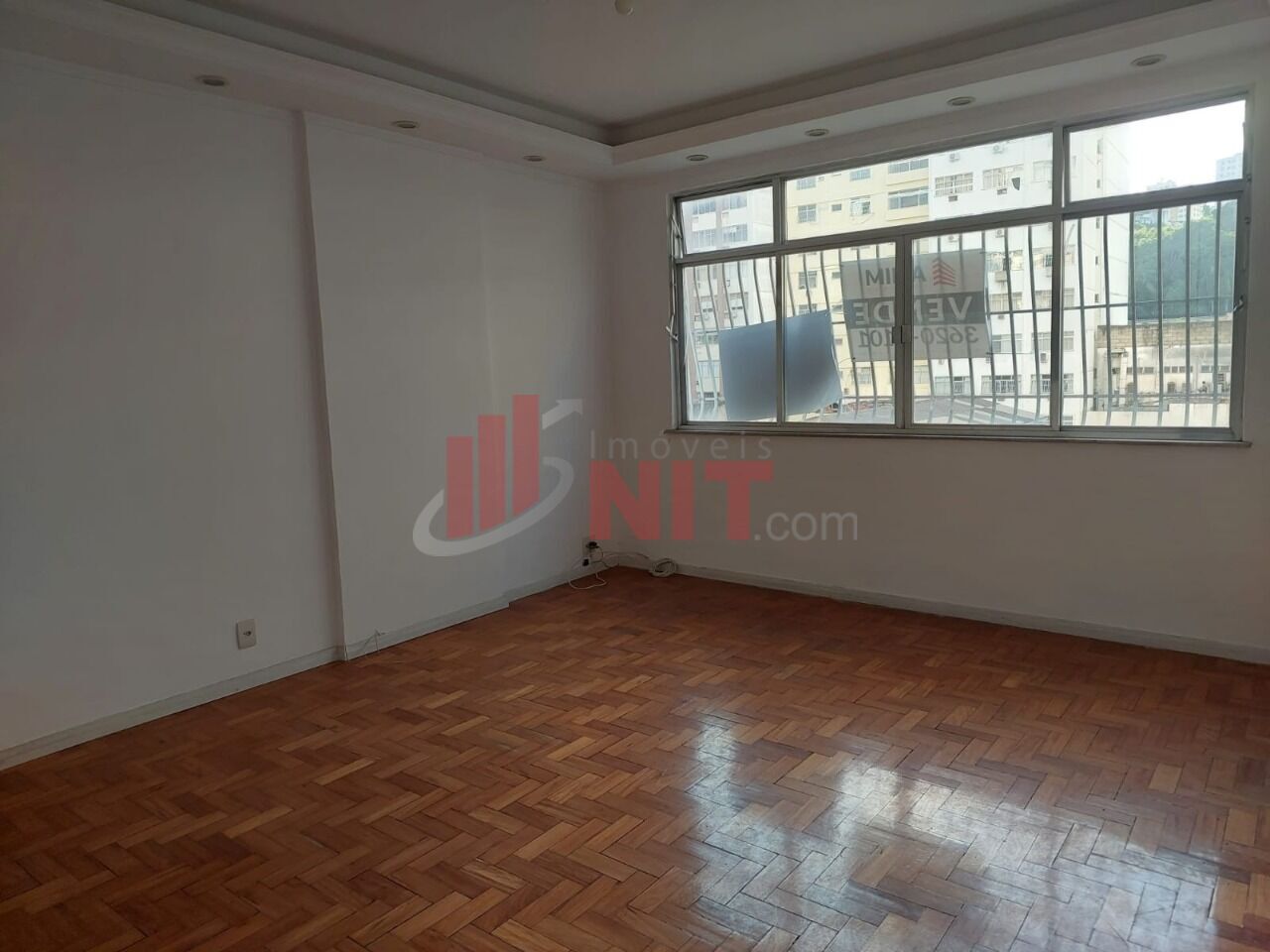 Apartamento à venda com 2 quartos, 83m² - Foto 2