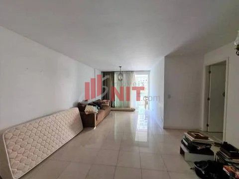 Apartamento à venda com 3 quartos, 130m² - Foto 3