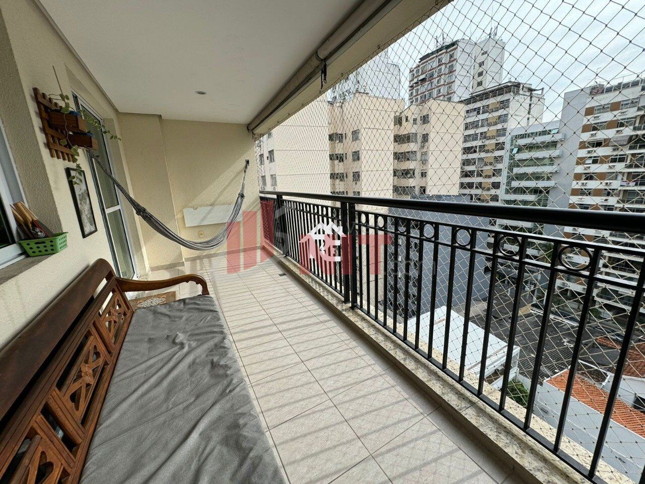 Apartamento à venda com 3 quartos, 100m² - Foto 1