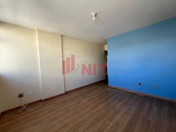 Apartamento à venda com 2 quartos, 70m² - Foto 3