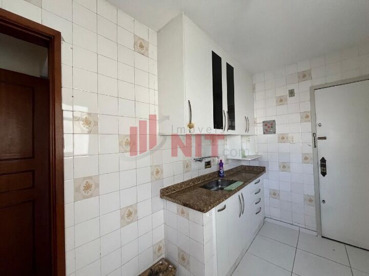 Apartamento à venda com 2 quartos, 70m² - Foto 11