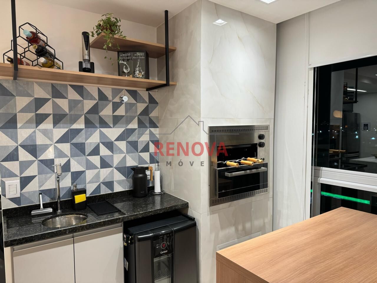 Apartamento à venda com 2 quartos, 65m² - Foto 1