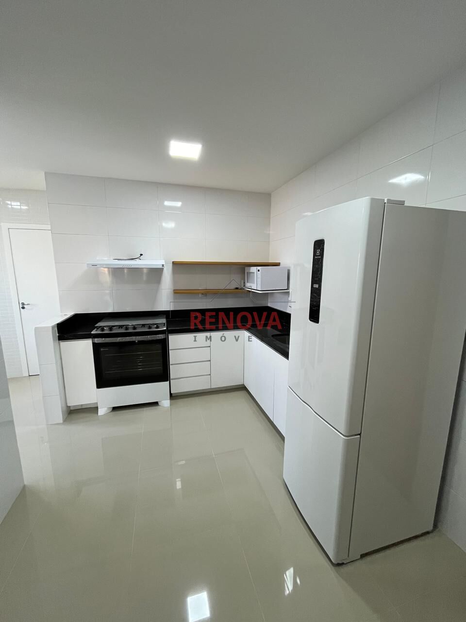 Apartamento para alugar com 3 quartos, 120m² - Foto 6