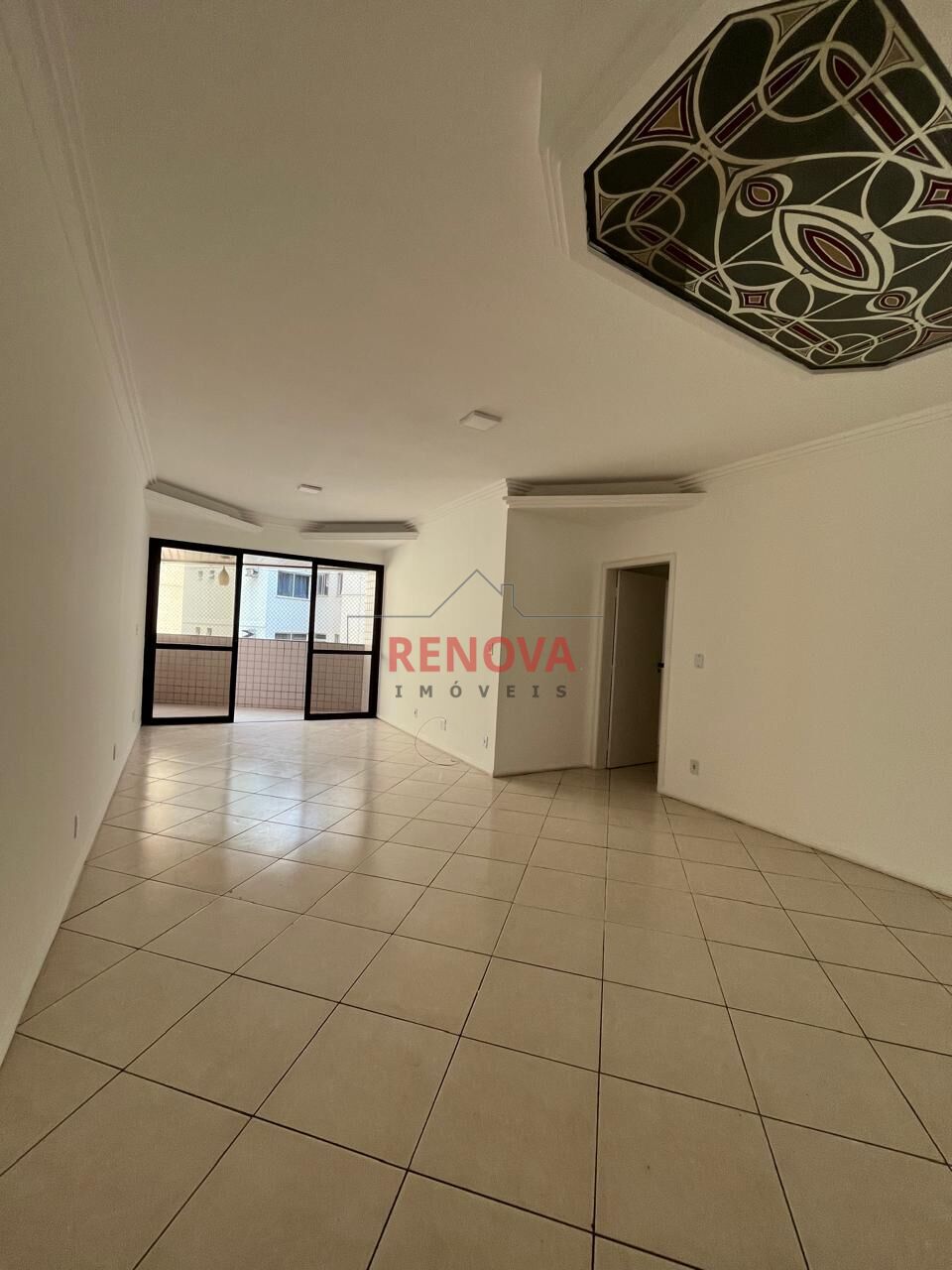 Apartamento para alugar com 4 quartos, 182m² - Foto 2