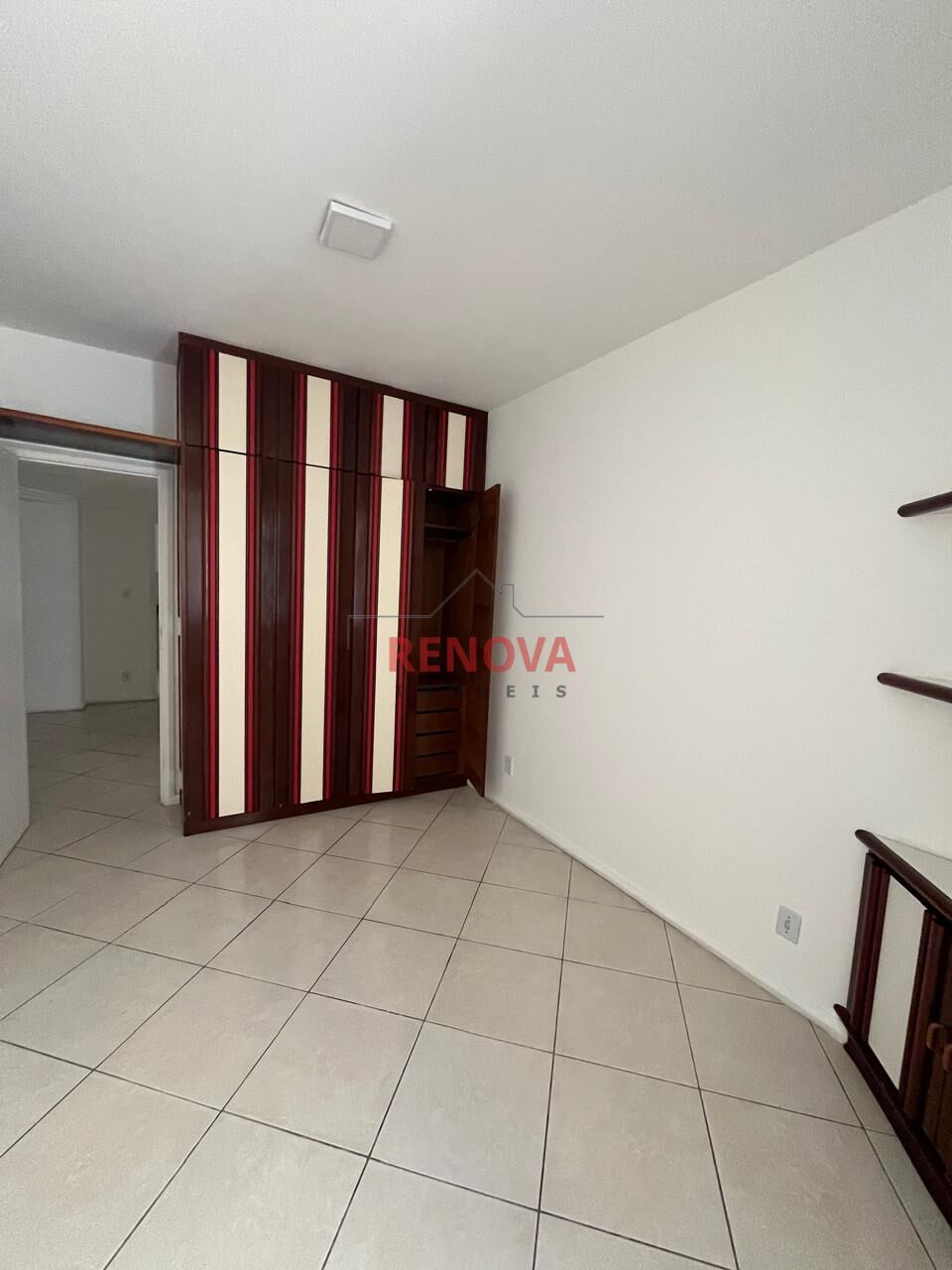 Apartamento para alugar com 4 quartos, 182m² - Foto 4