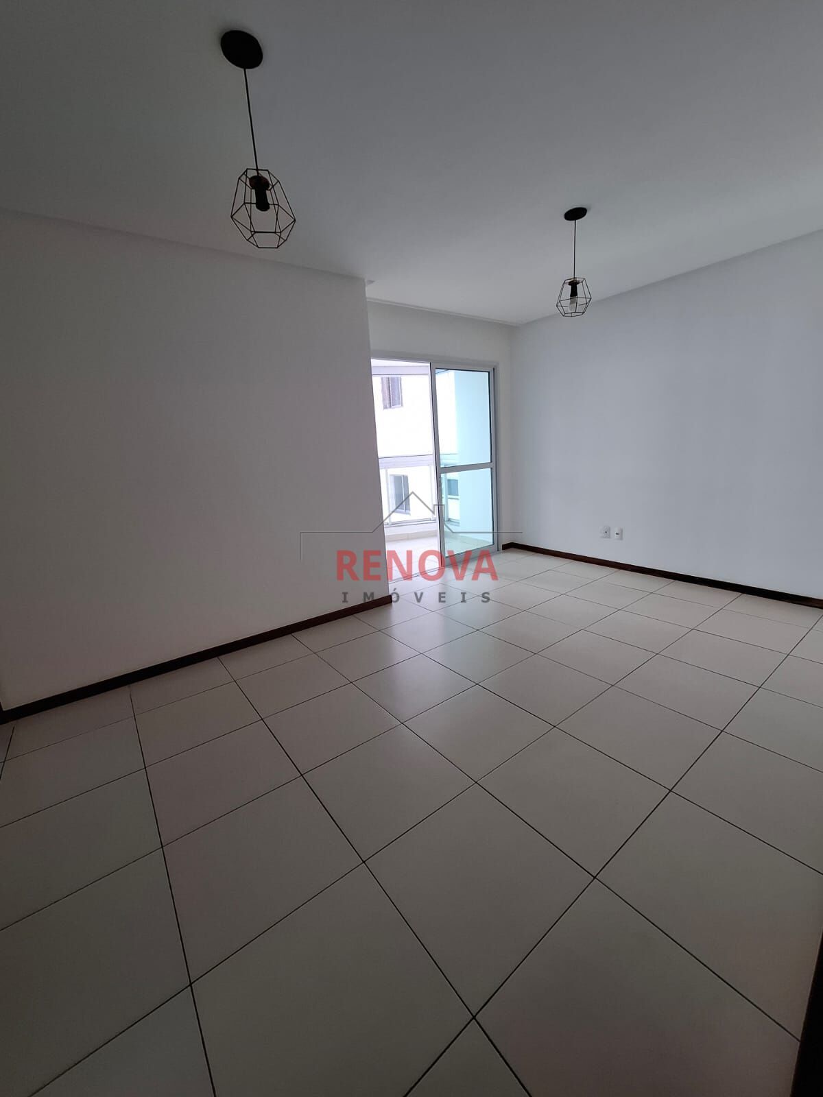 Apartamento à venda com 2 quartos, 75m² - Foto 4