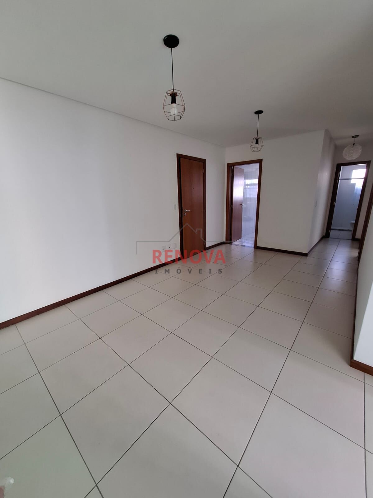 Apartamento à venda com 2 quartos, 75m² - Foto 2