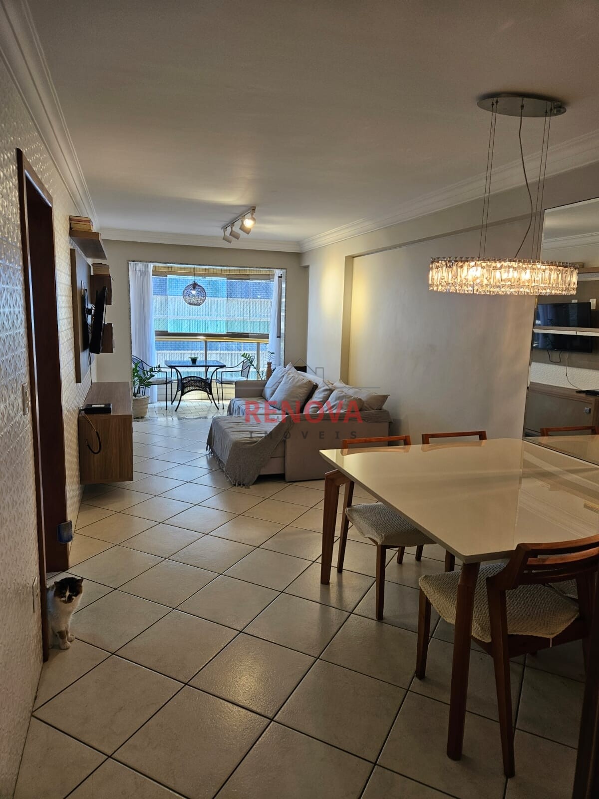 Apartamento à venda com 2 quartos, 90m² - Foto 2