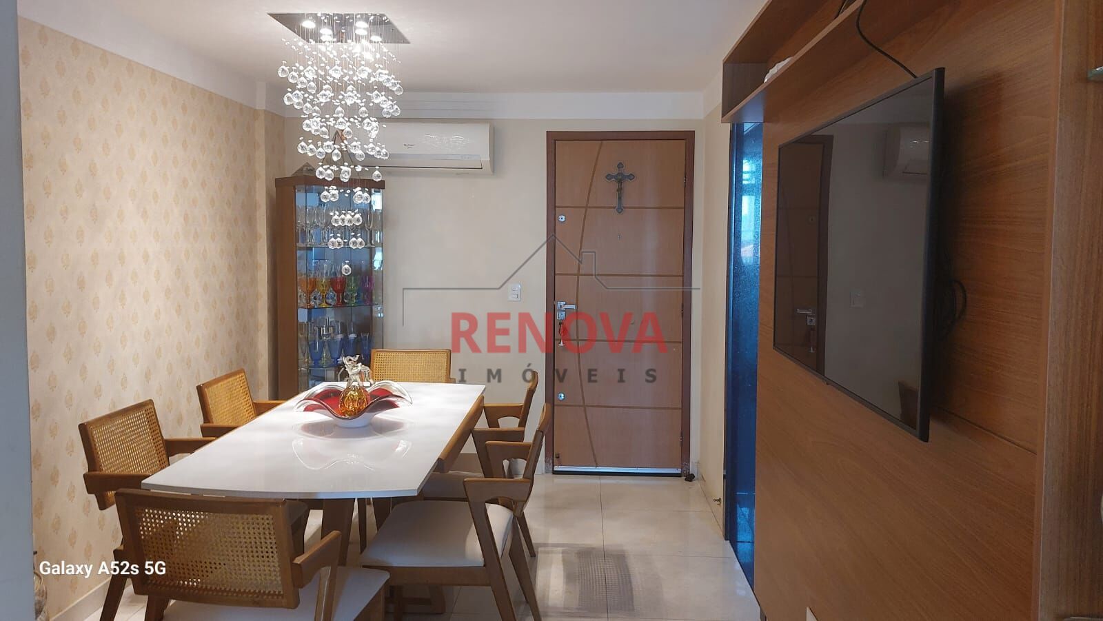 Apartamento à venda com 2 quartos, 62m² - Foto 2