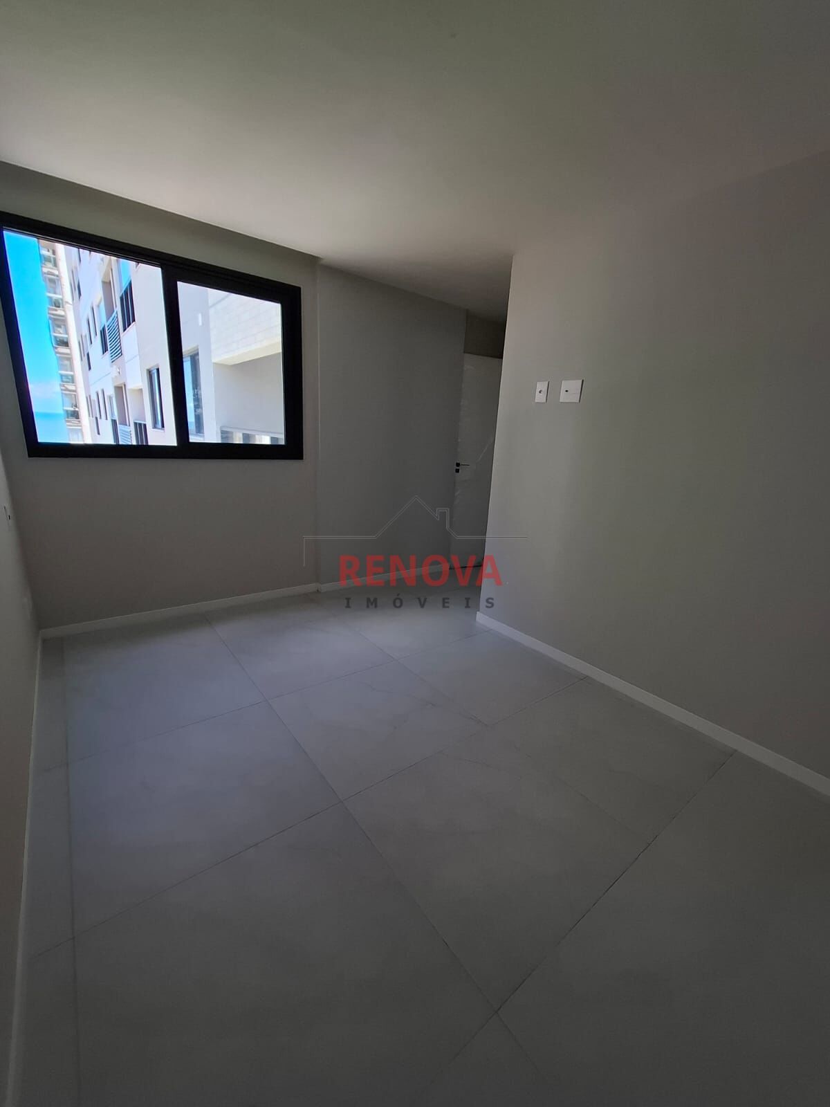 Apartamento à venda com 2 quartos, 62m² - Foto 5