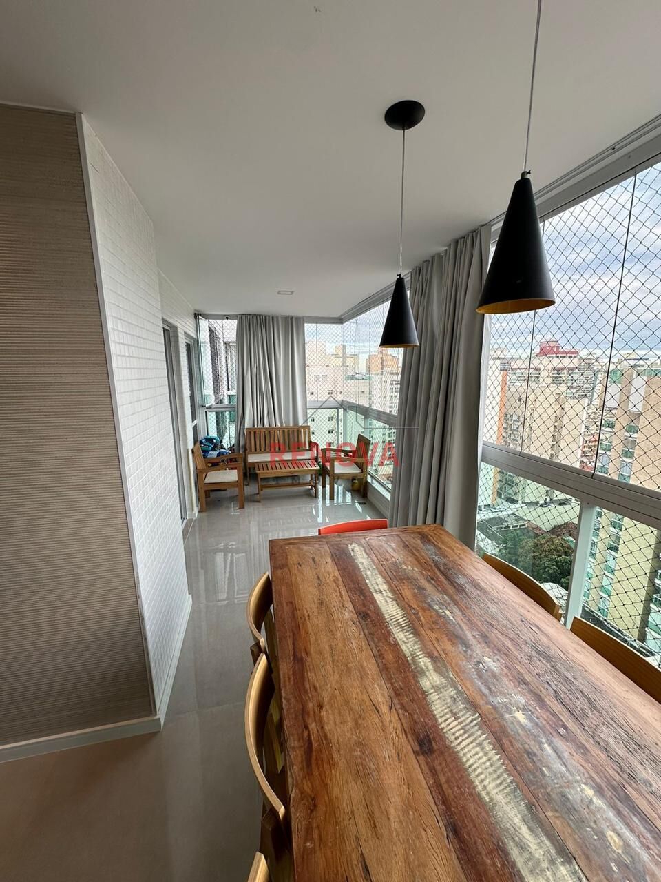 Apartamento à venda com 3 quartos, 107m² - Foto 2