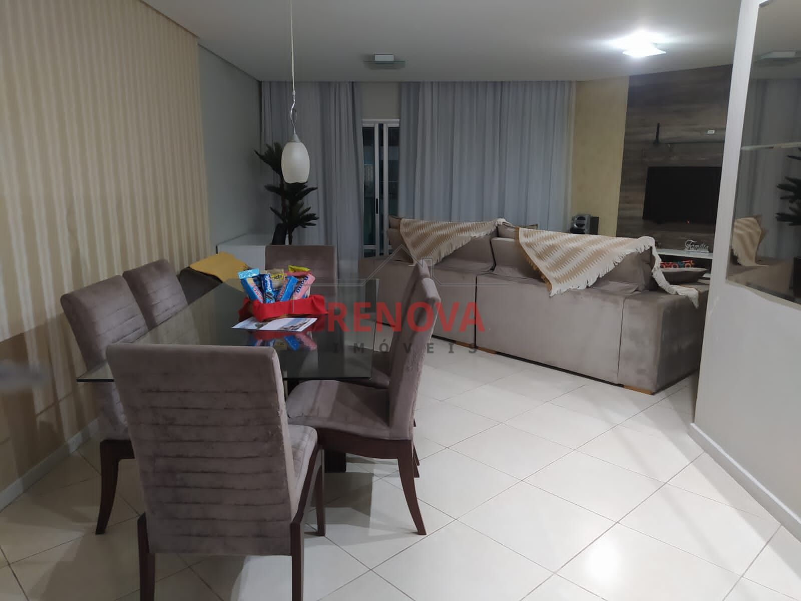 Apartamento para alugar com 3 quartos, 123m² - Foto 1