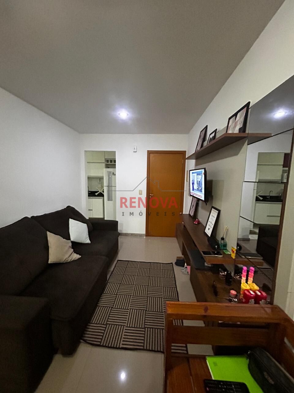 Apartamento à venda com 2 quartos, 65m² - Foto 2