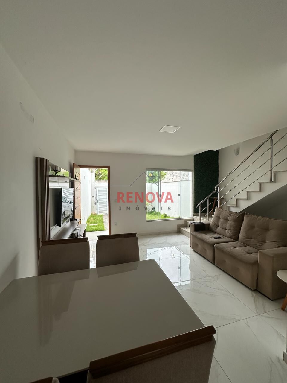 Casa à venda com 3 quartos, 90m² - Foto 1