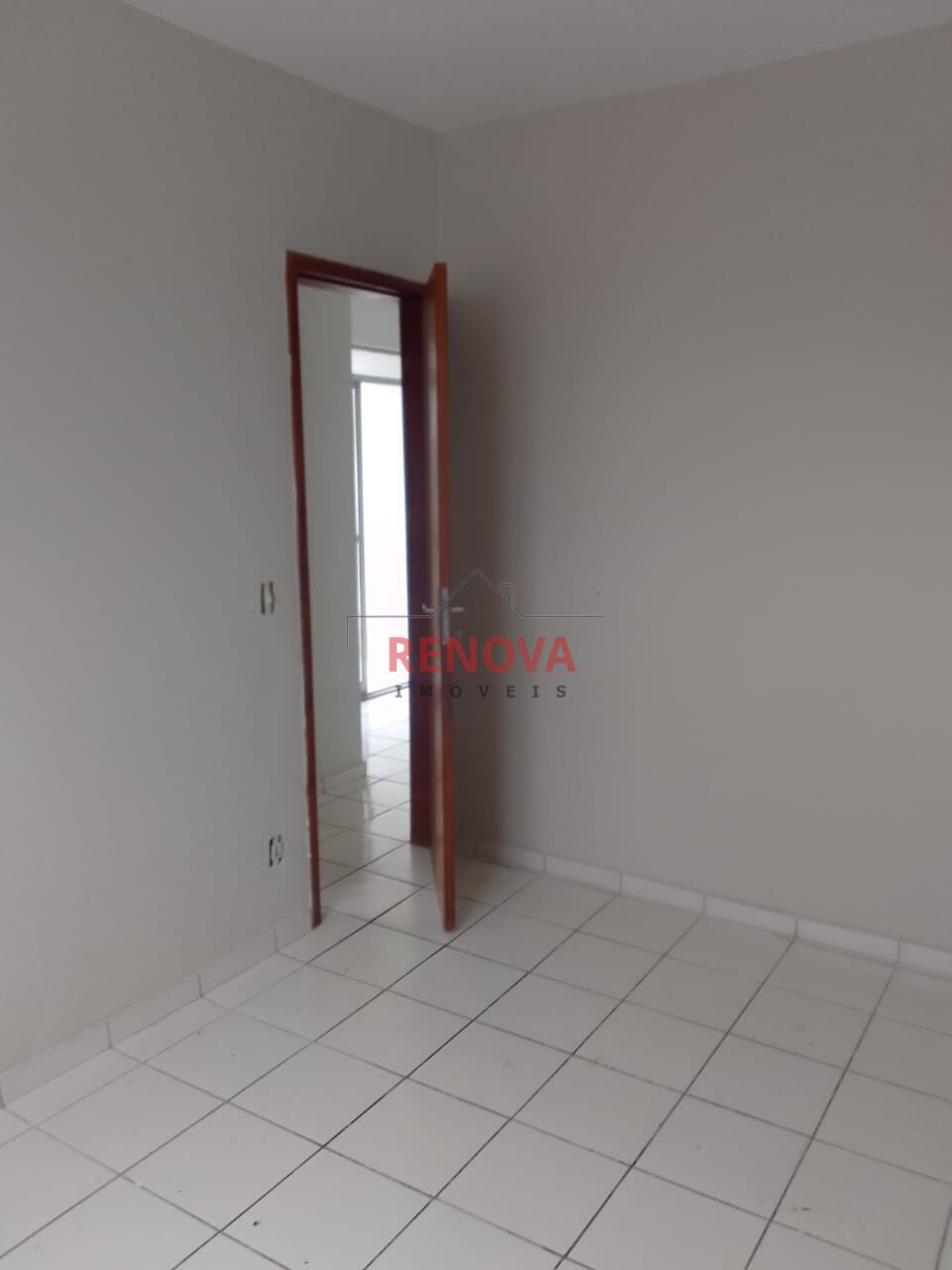 Apartamento à venda com 2 quartos, 61m² - Foto 2