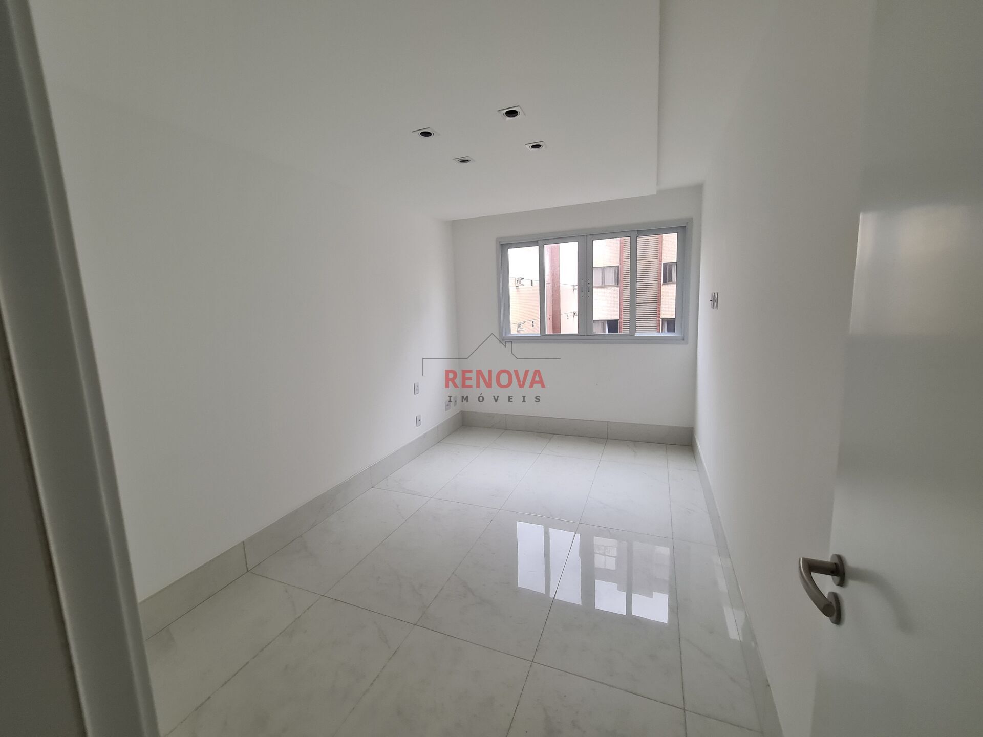 Apartamento à venda com 4 quartos, 125m² - Foto 26