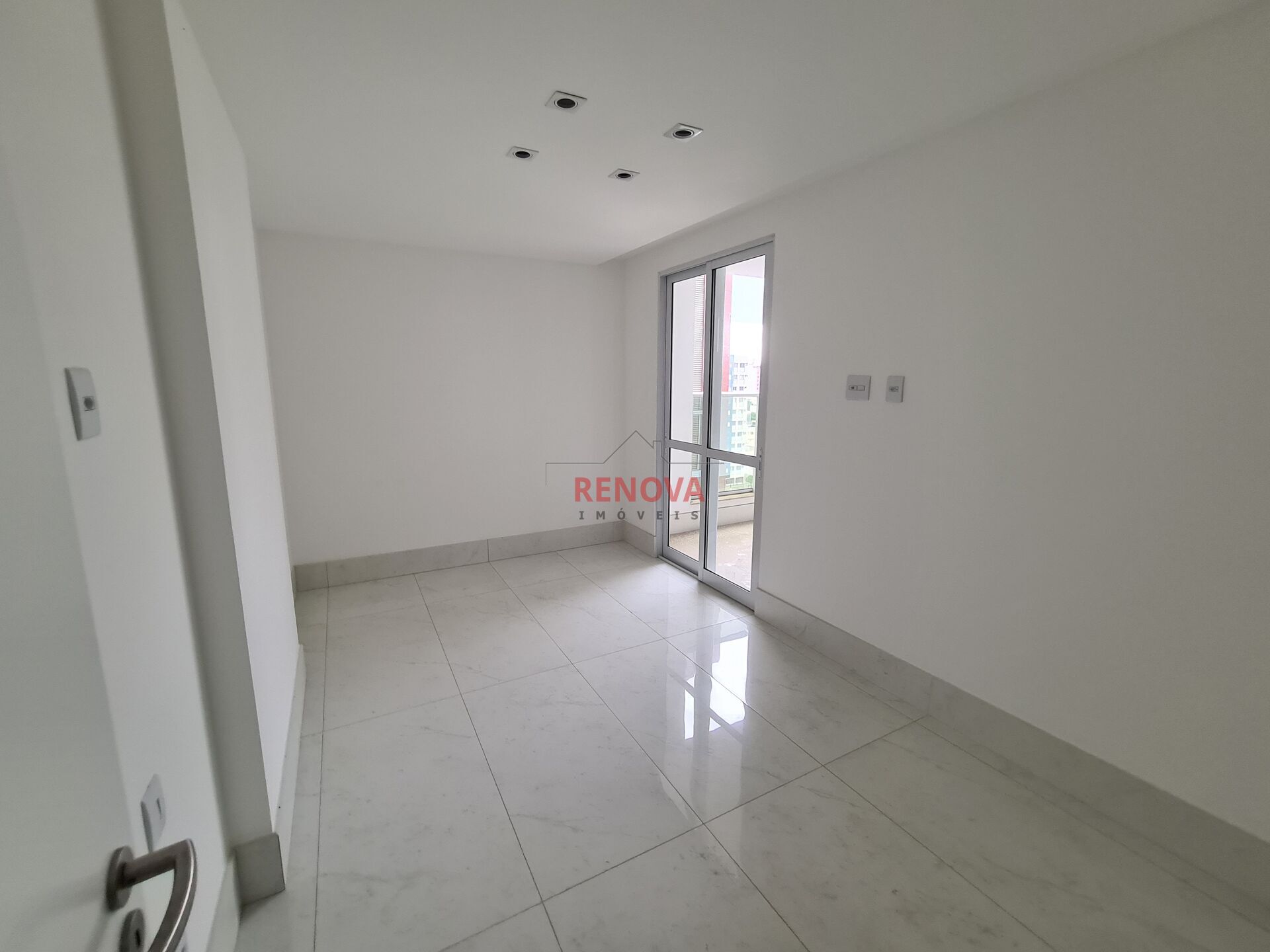 Apartamento à venda com 4 quartos, 125m² - Foto 17