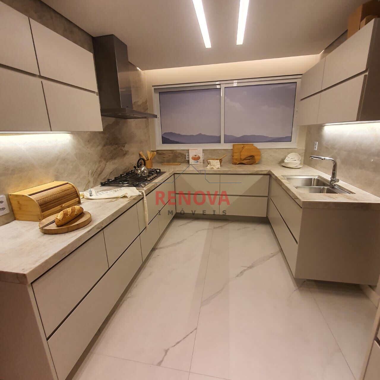 Apartamento à venda com 3 quartos, 161m² - Foto 6