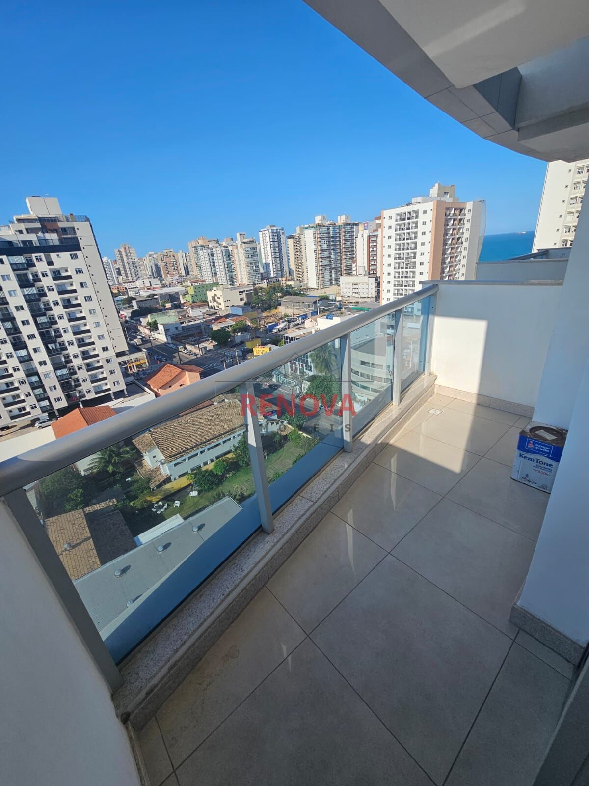 Apartamento à venda com 2 quartos, 68m² - Foto 3