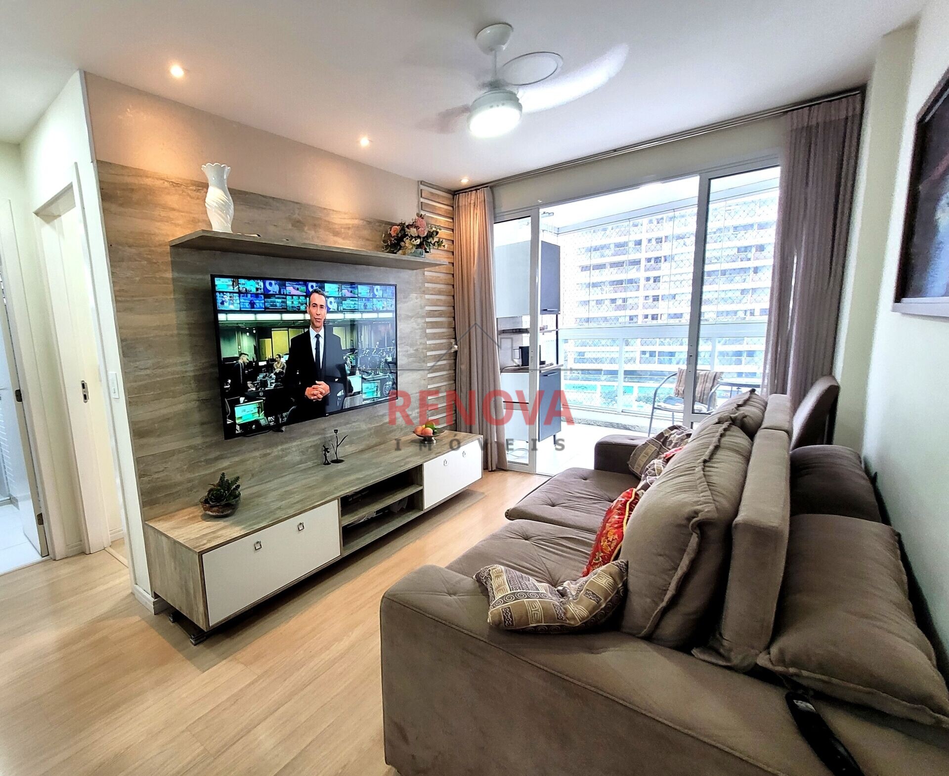 Apartamento à venda com 2 quartos, 60m² - Foto 1