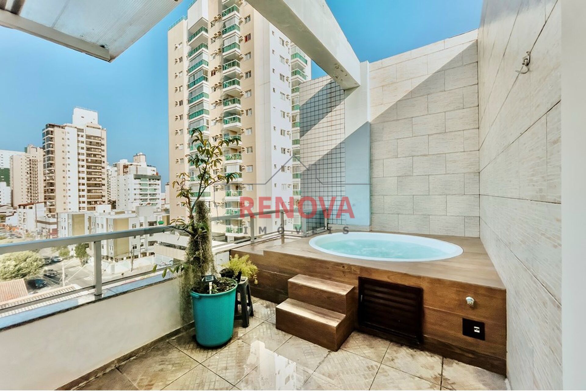 Cobertura, 3 quartos, 202 m² - Foto 2