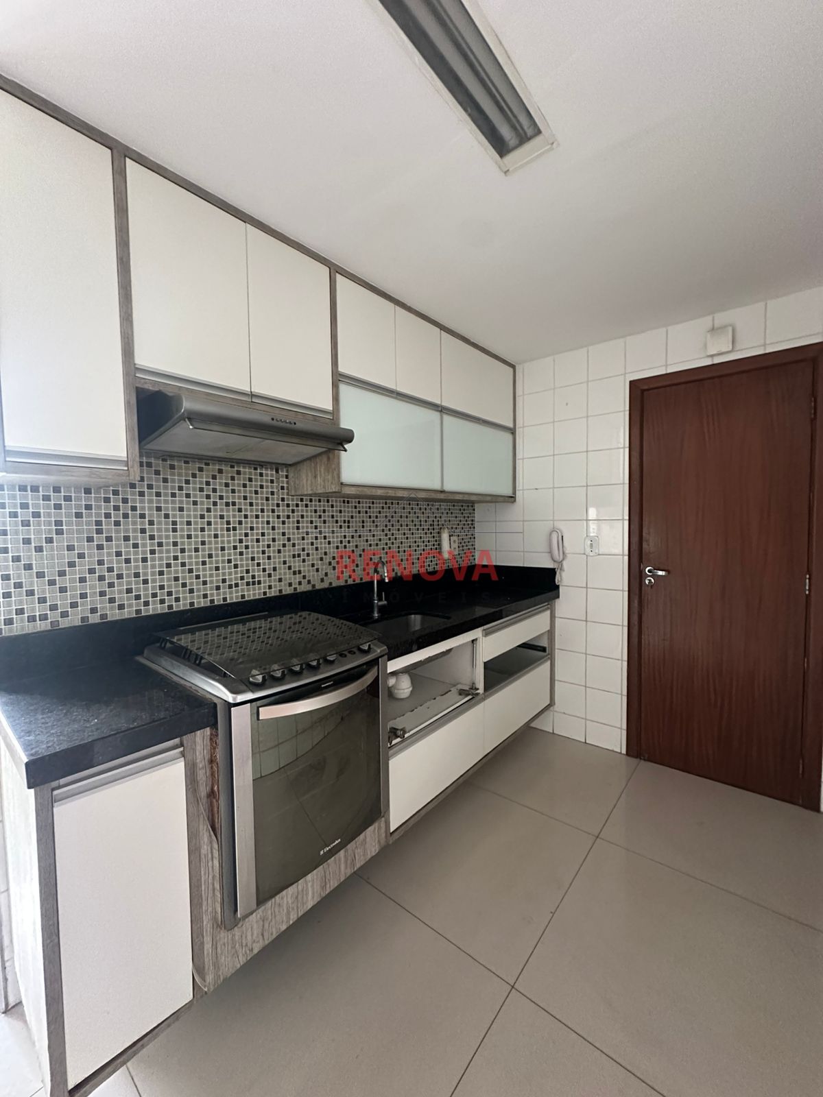 Apartamento para alugar com 3 quartos, 133m² - Foto 17