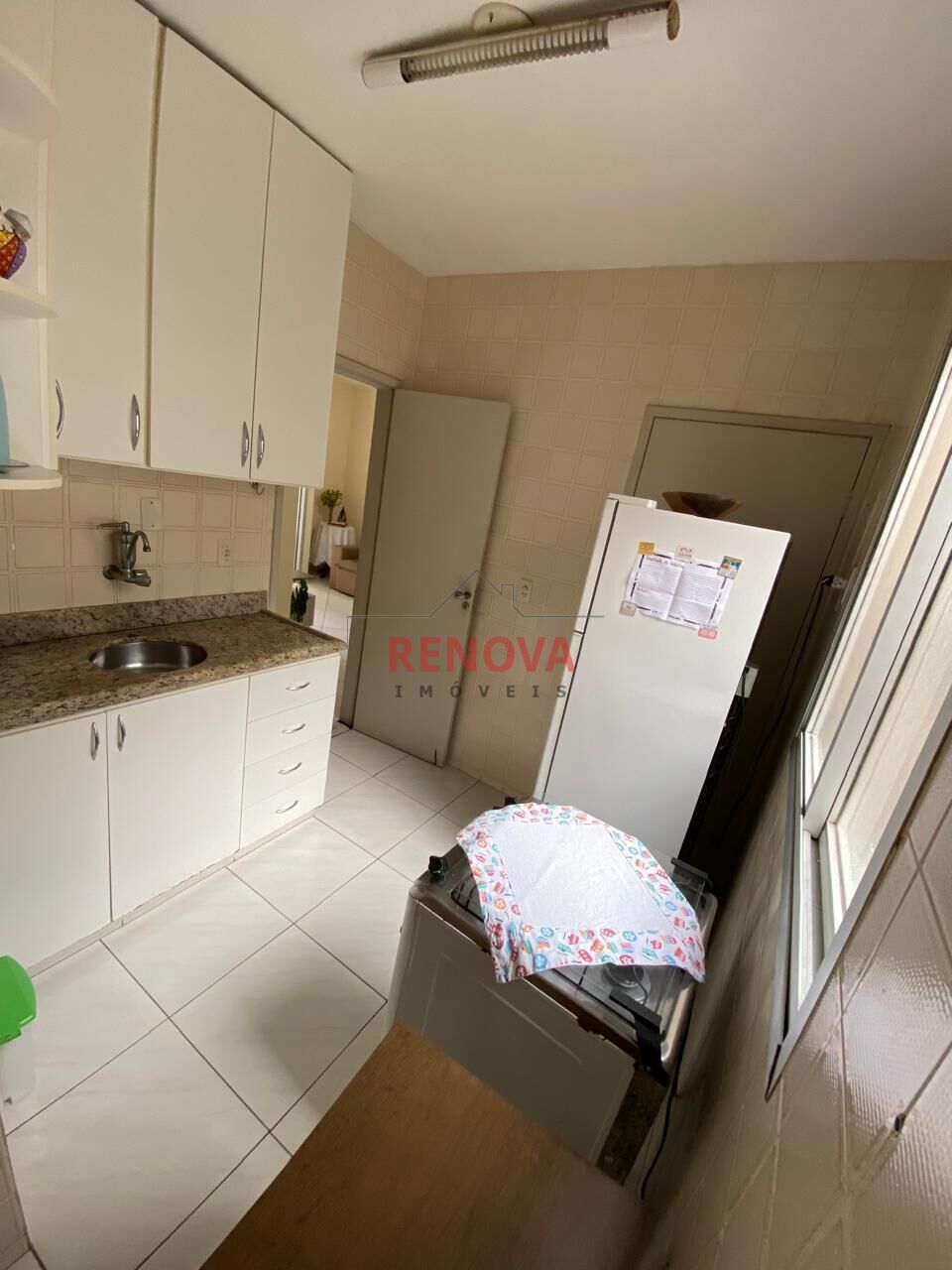 Apartamento à venda com 2 quartos, 60m² - Foto 3