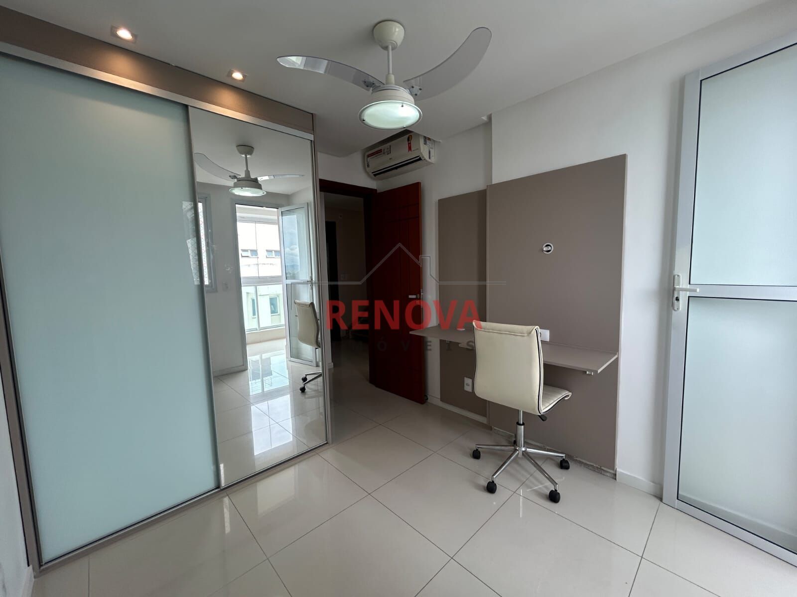 Apartamento à venda com 3 quartos, 120m² - Foto 12