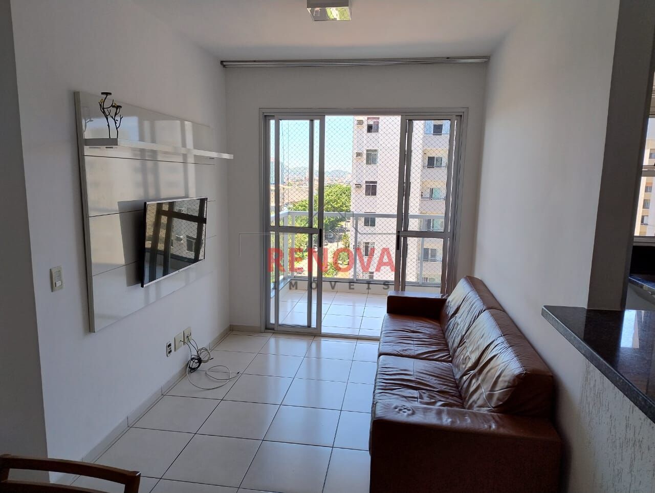 Apartamento à venda com 3 quartos, 74m² - Foto 1