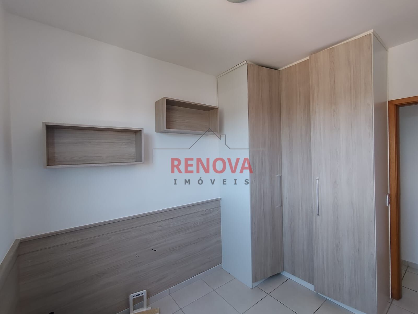 Apartamento à venda com 3 quartos, 74m² - Foto 4