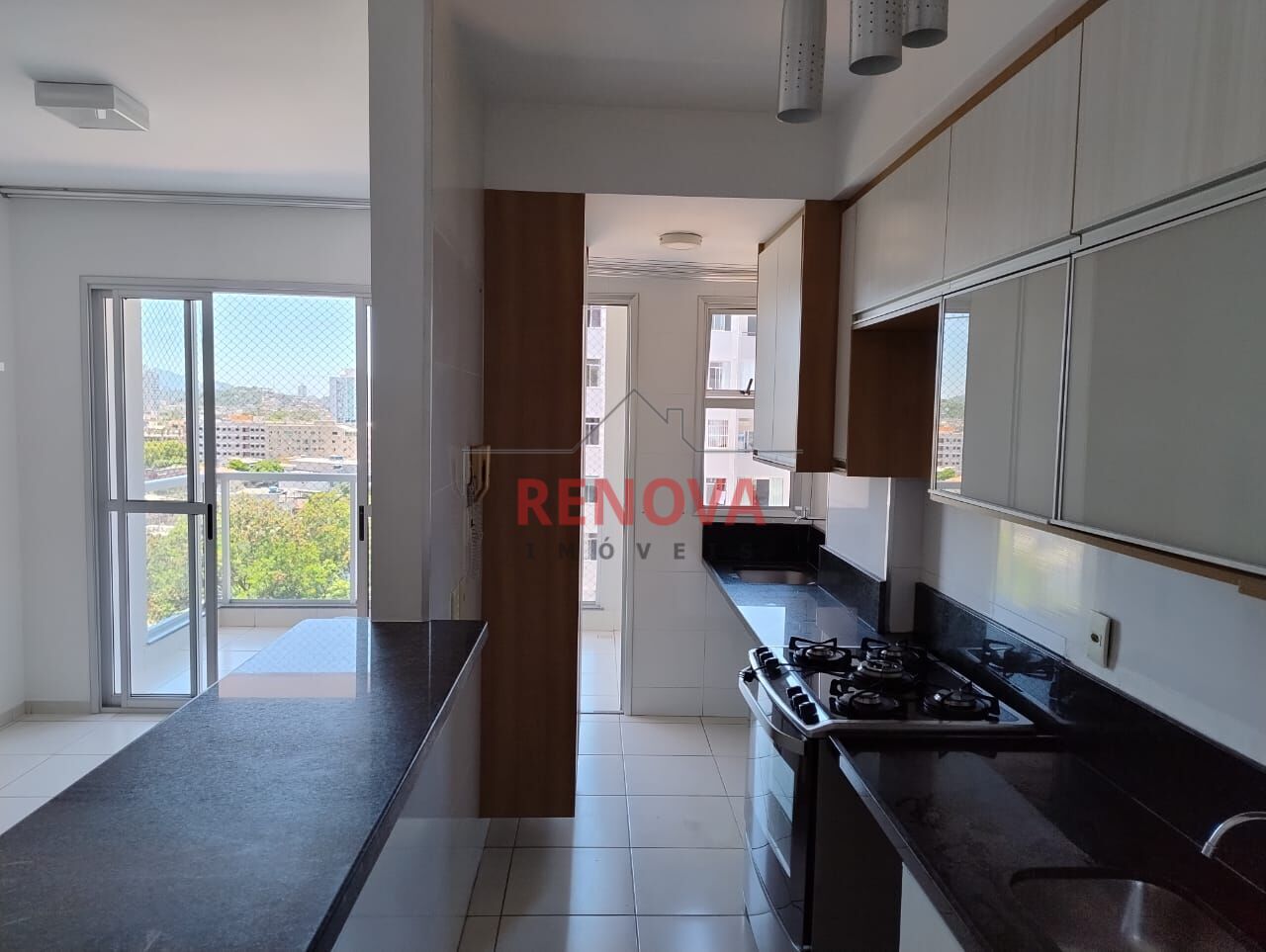 Apartamento à venda com 3 quartos, 74m² - Foto 2