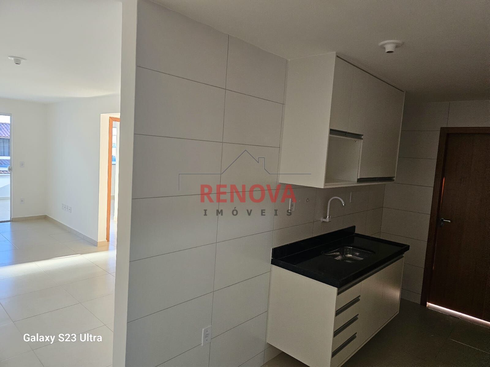 Apartamento à venda com 2 quartos, 70m² - Foto 3