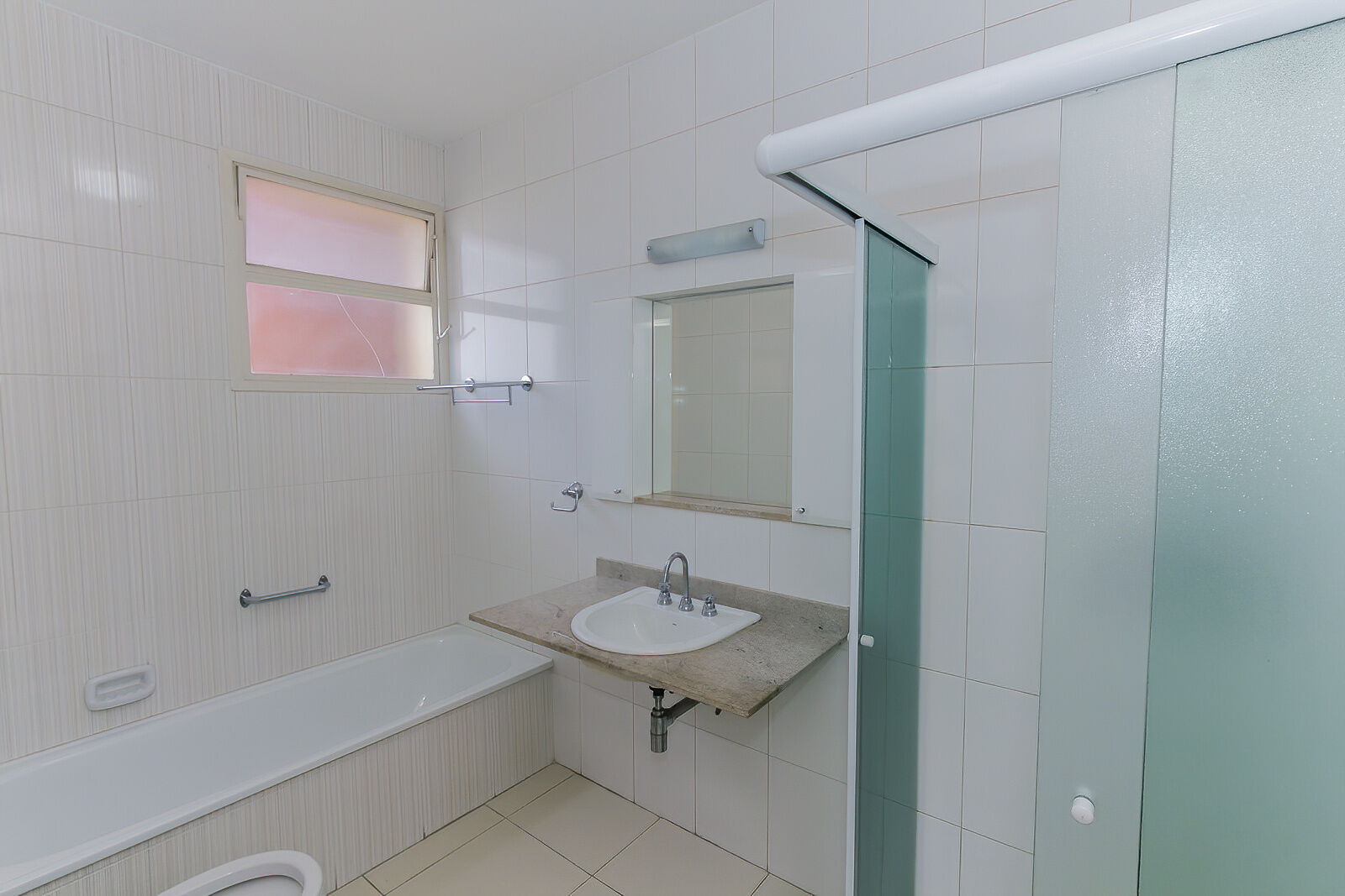 Apartamento para alugar com 3 quartos, 160m² - Foto 18