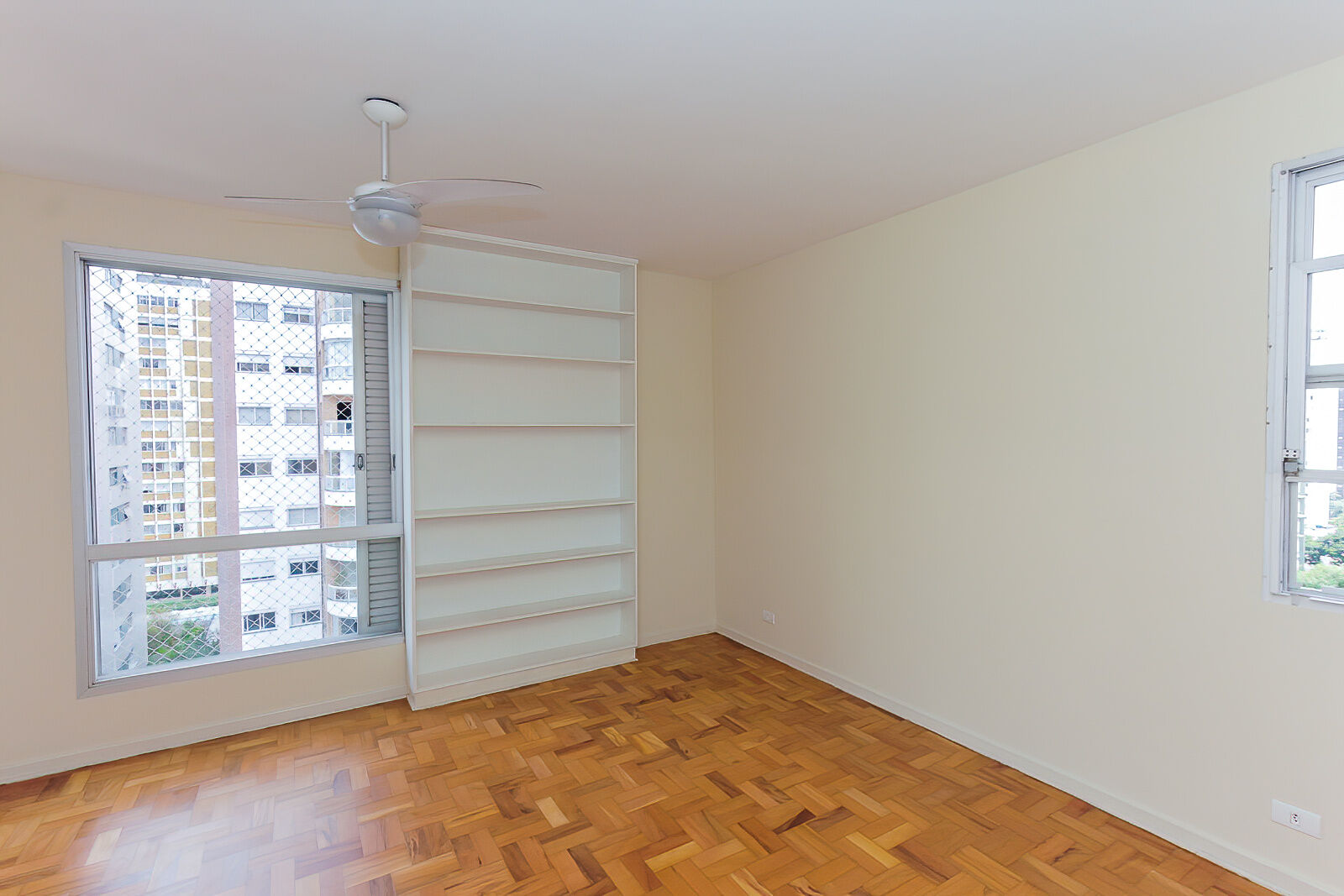 Apartamento para alugar com 3 quartos, 160m² - Foto 15