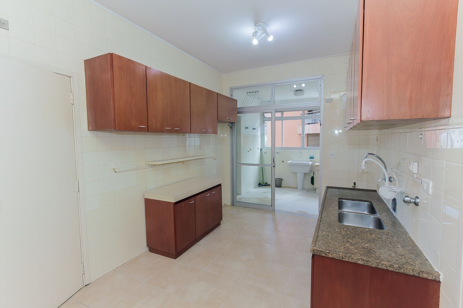 Apartamento para alugar com 3 quartos, 160m² - Foto 23
