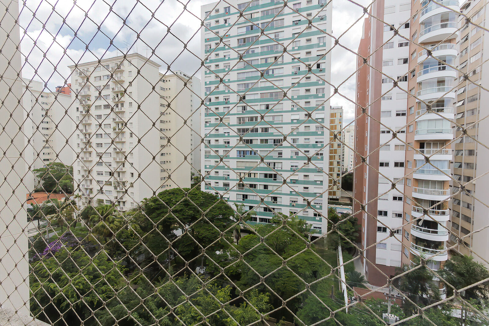 Apartamento para alugar com 3 quartos, 160m² - Foto 10