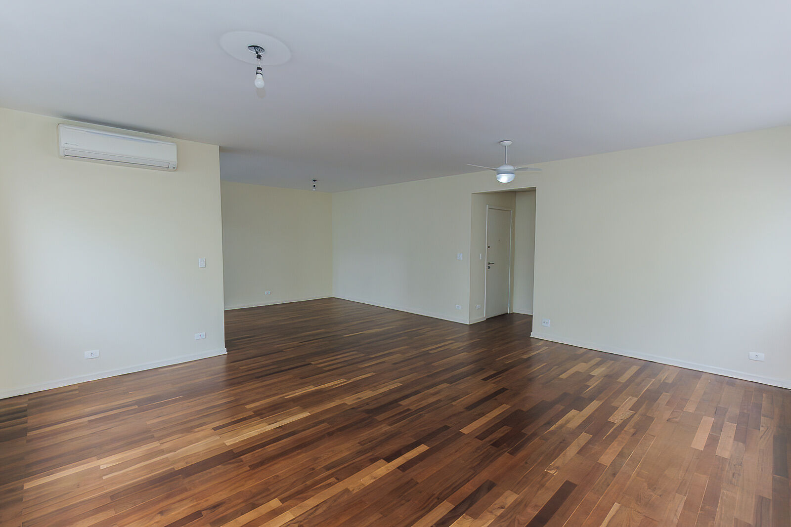 Apartamento para alugar com 3 quartos, 160m² - Foto 5