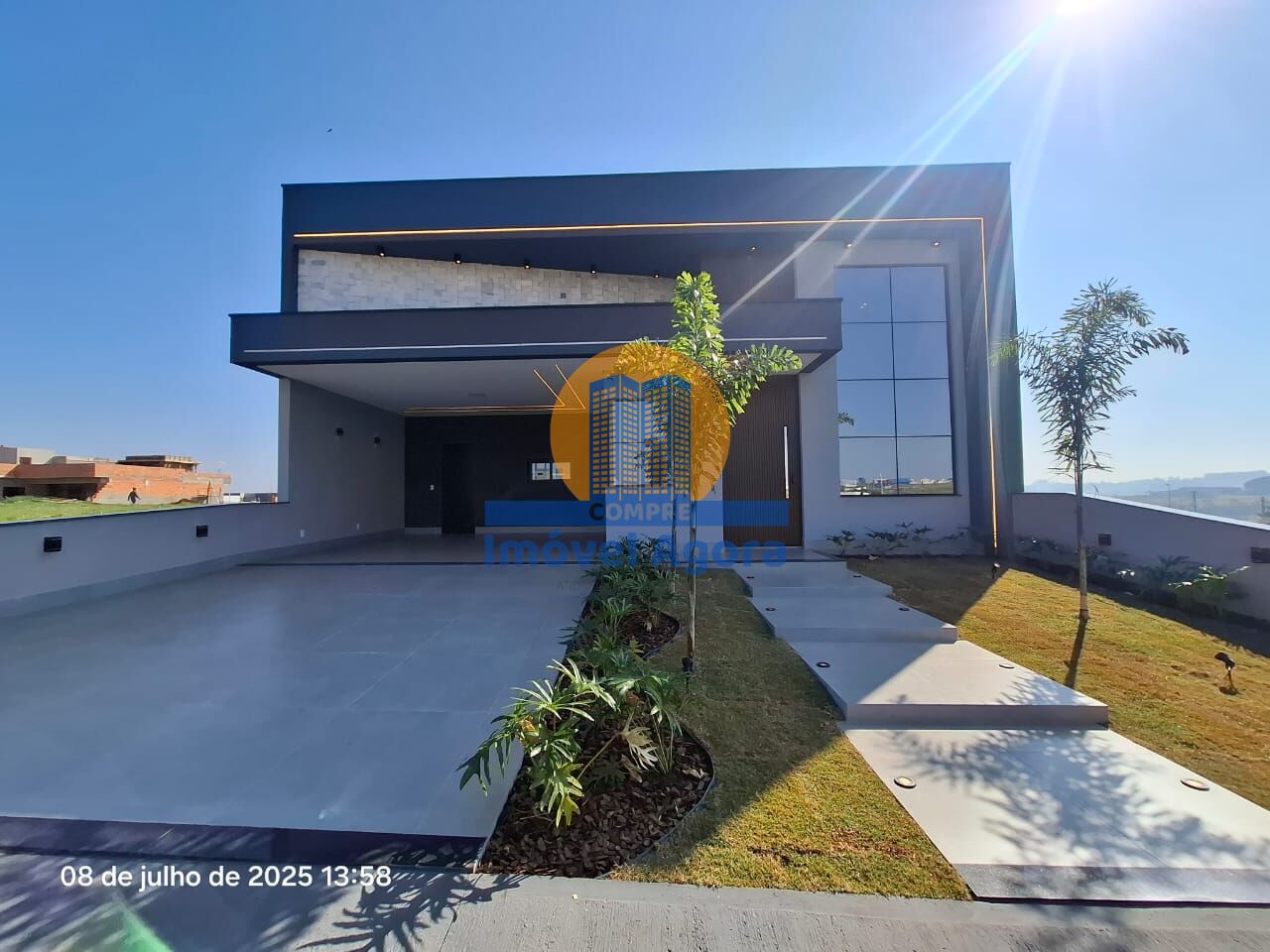 Casa à venda com 3 quartos, 191m² - Foto 1