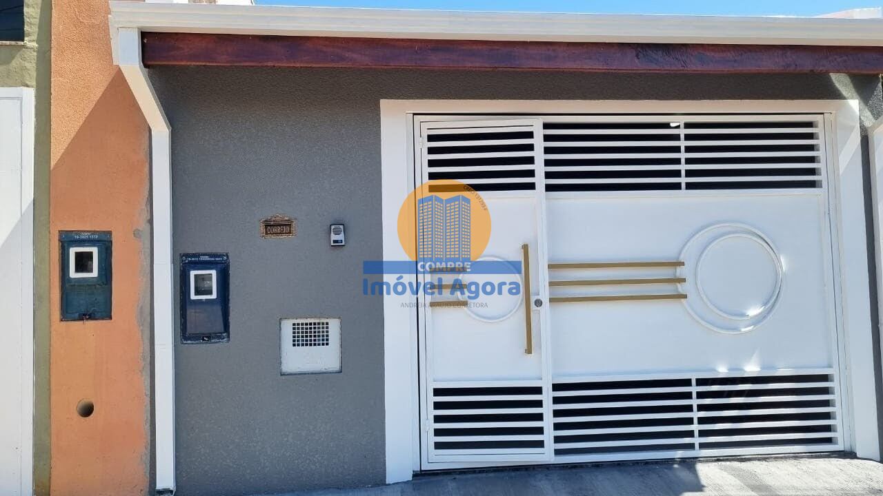 Casa à venda com 3 quartos, 90m² - Foto 1