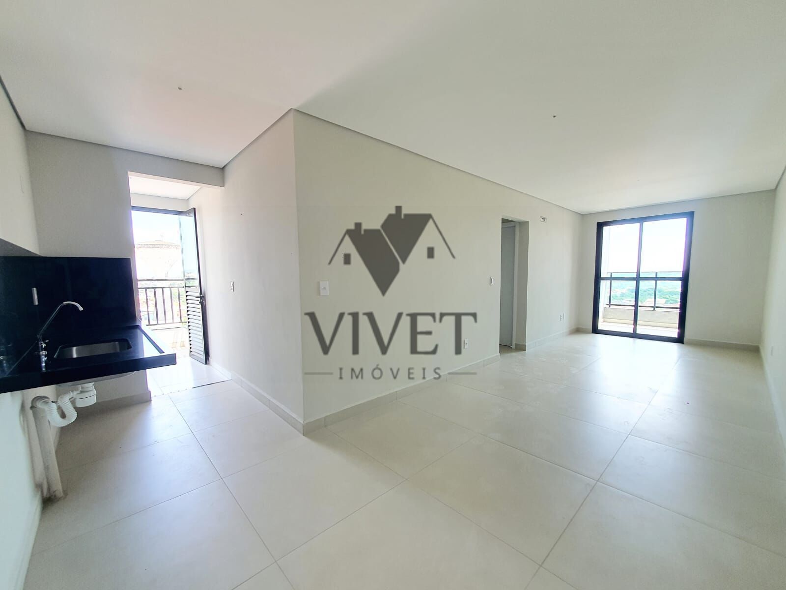 Apartamento à venda com 2 quartos, 70m² - Foto 2